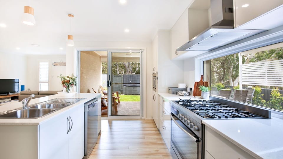 Fantastic chef's kitchen for preparing gourmet meals