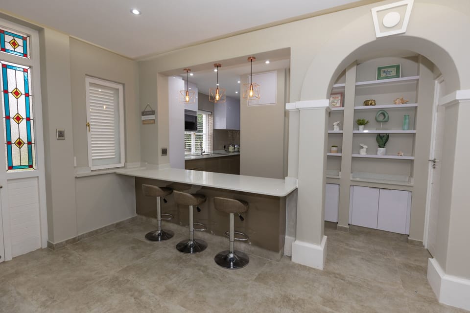 Full-size fridge, cookware/dishes/utensils