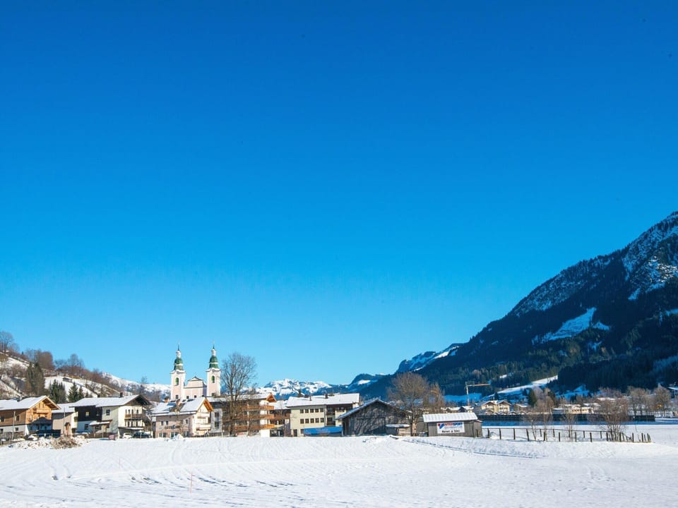 Immediate Surroundings [winter] (<1 km)