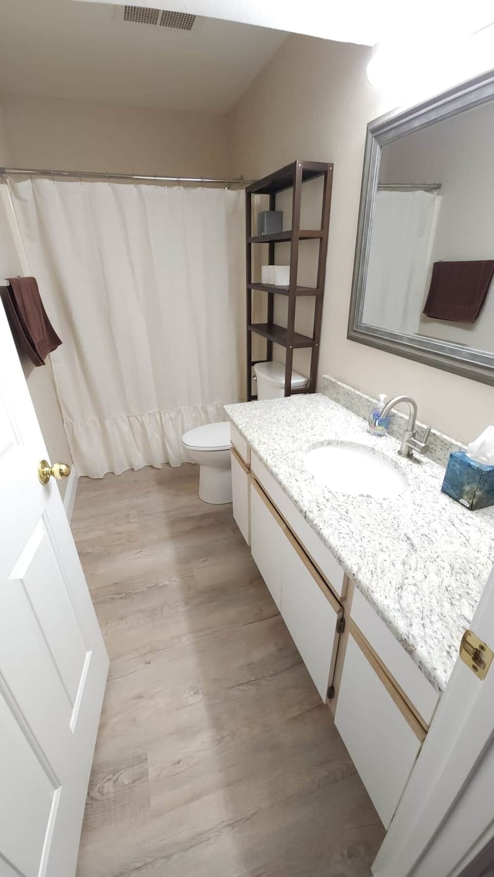 Main bathroom
