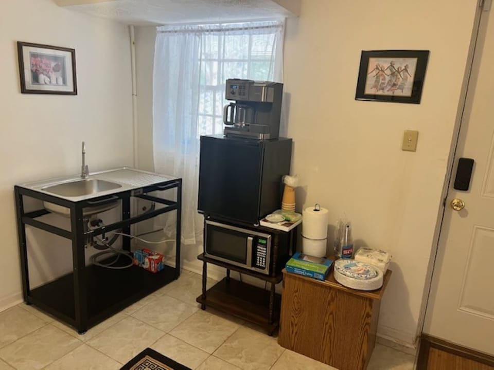 mini kitchen area (no stove)