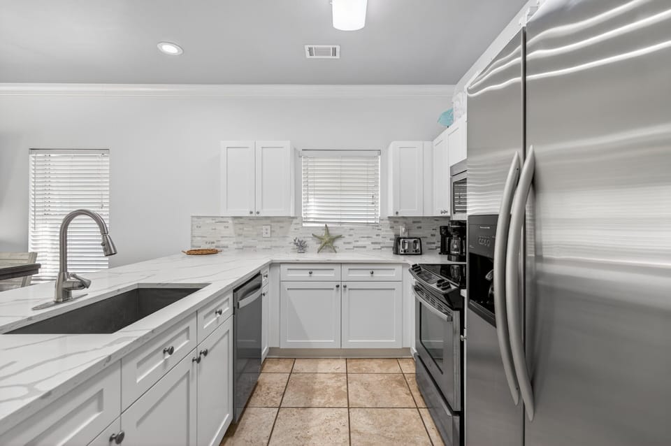 Destined to Be - Crystal Beach - Kitchen