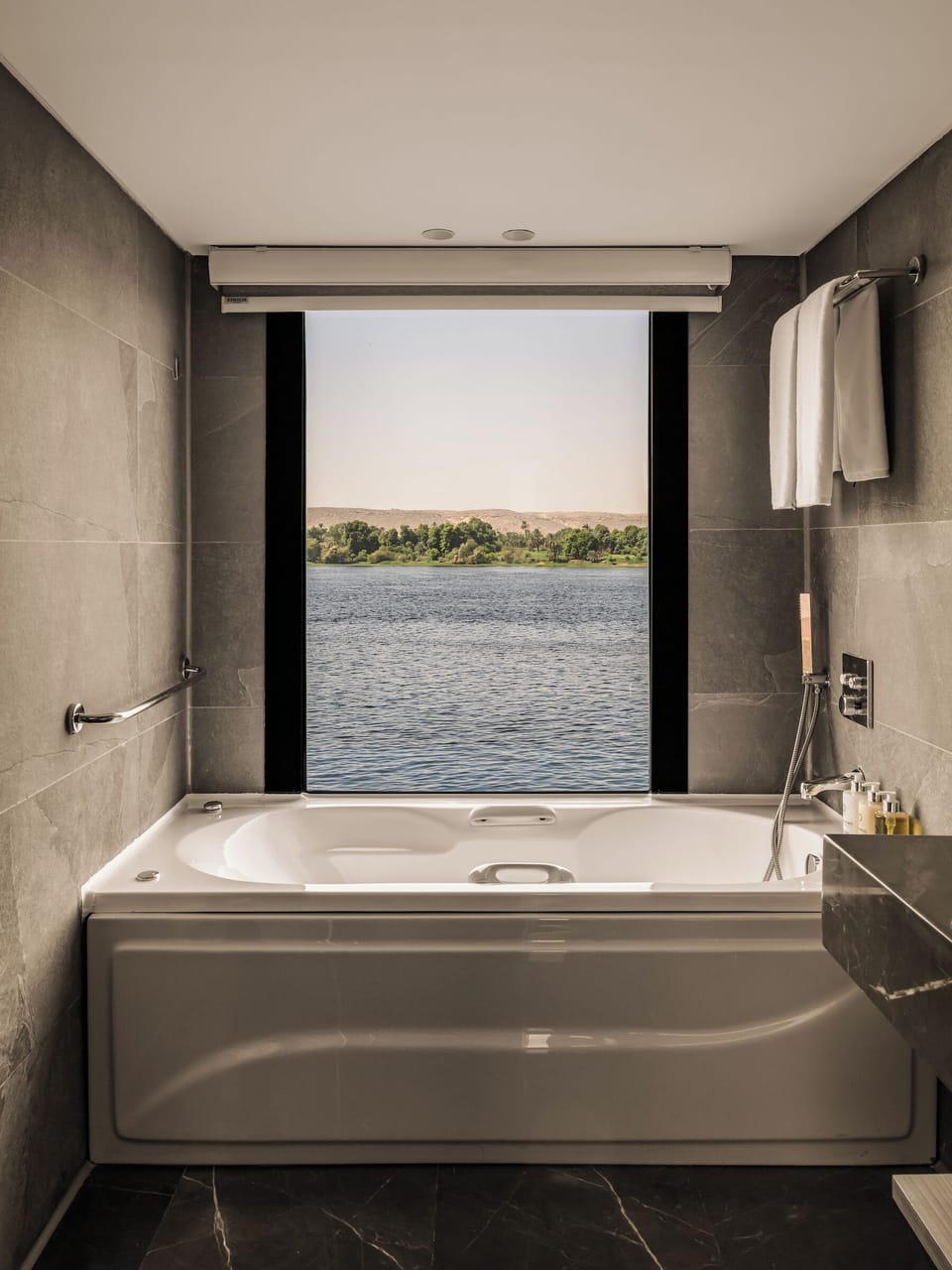 Royal Suite | In-room safe, blackout drapes, soundproofing, bed sheets