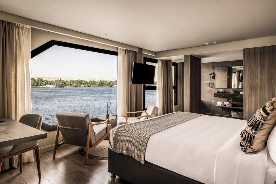 Royal Suite | In-room safe, blackout drapes, soundproofing, bed sheets