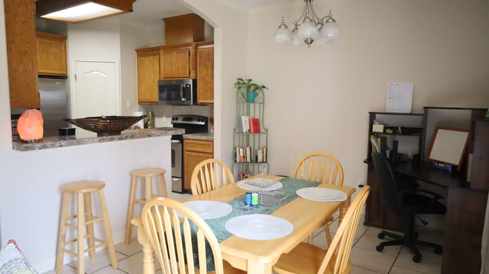 Open Floor plan - Dining area next to fully functional, large kitchen