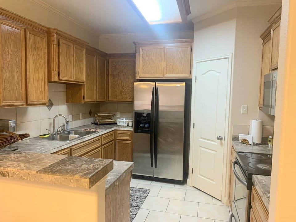 Fully Functional Kitchen 