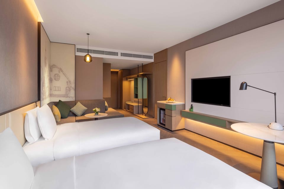Premium bedding, minibar, in-room safe, desk