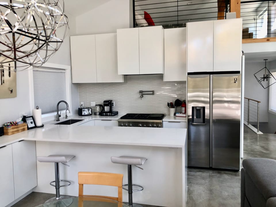 Kitchen bar