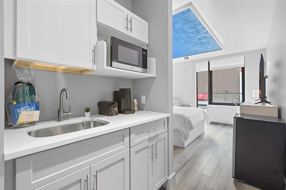 Bronx Studio Queen Kitchen