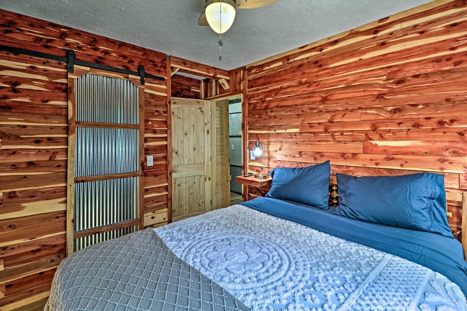 Bedroom 2 | Queen Bed
