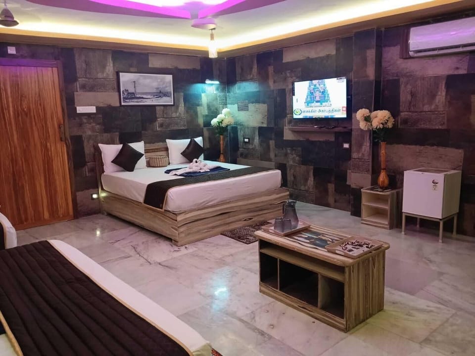 Suite | Individually furnished, free WiFi, bed sheets