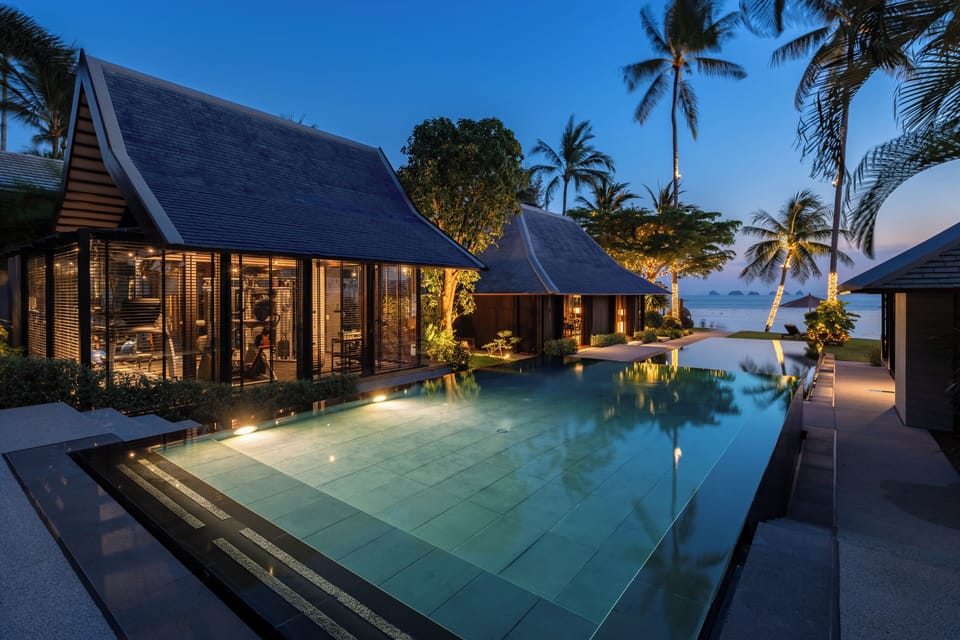 Indoor pool, 2 outdoor pools
