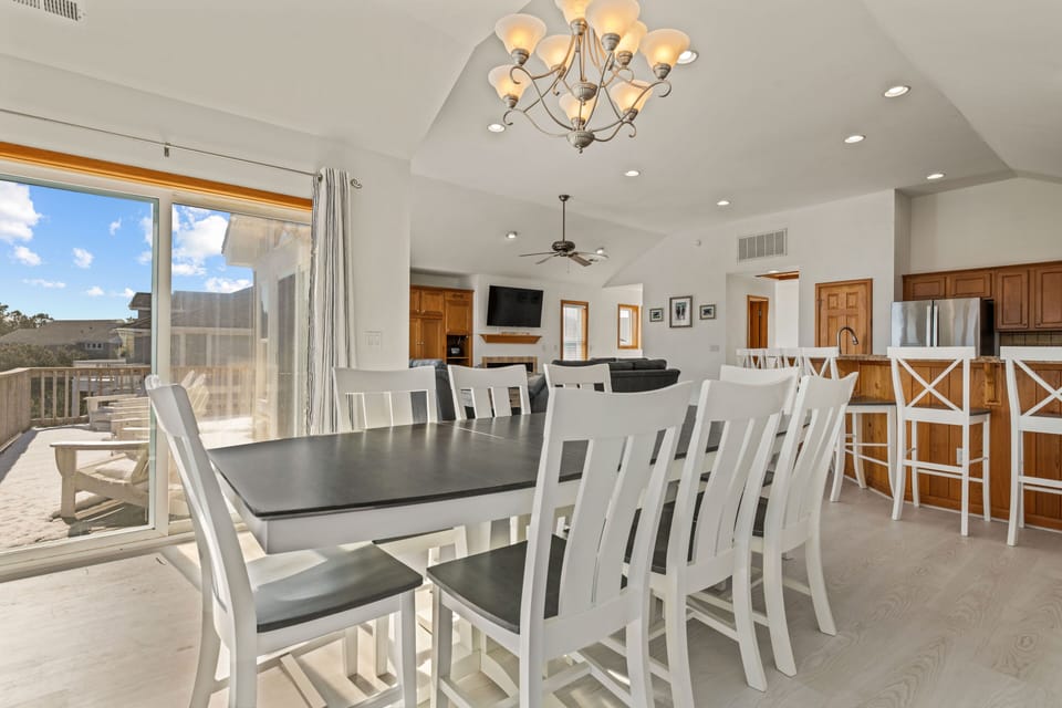 Dining Area - Top Level