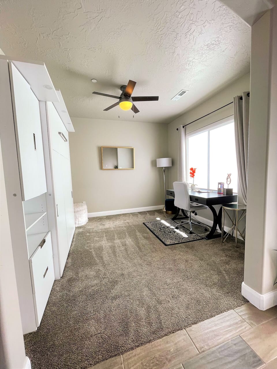 Bedroom/ Office with Queen size murphy bed