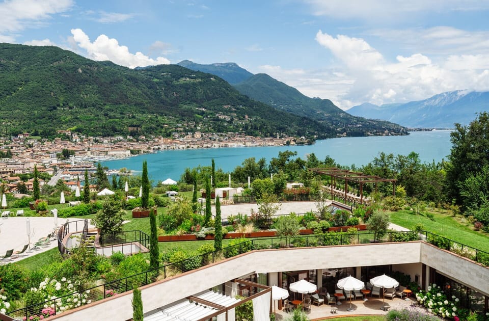 Hypo-allergenic bedding, minibar, in-room safe, laptop workspace