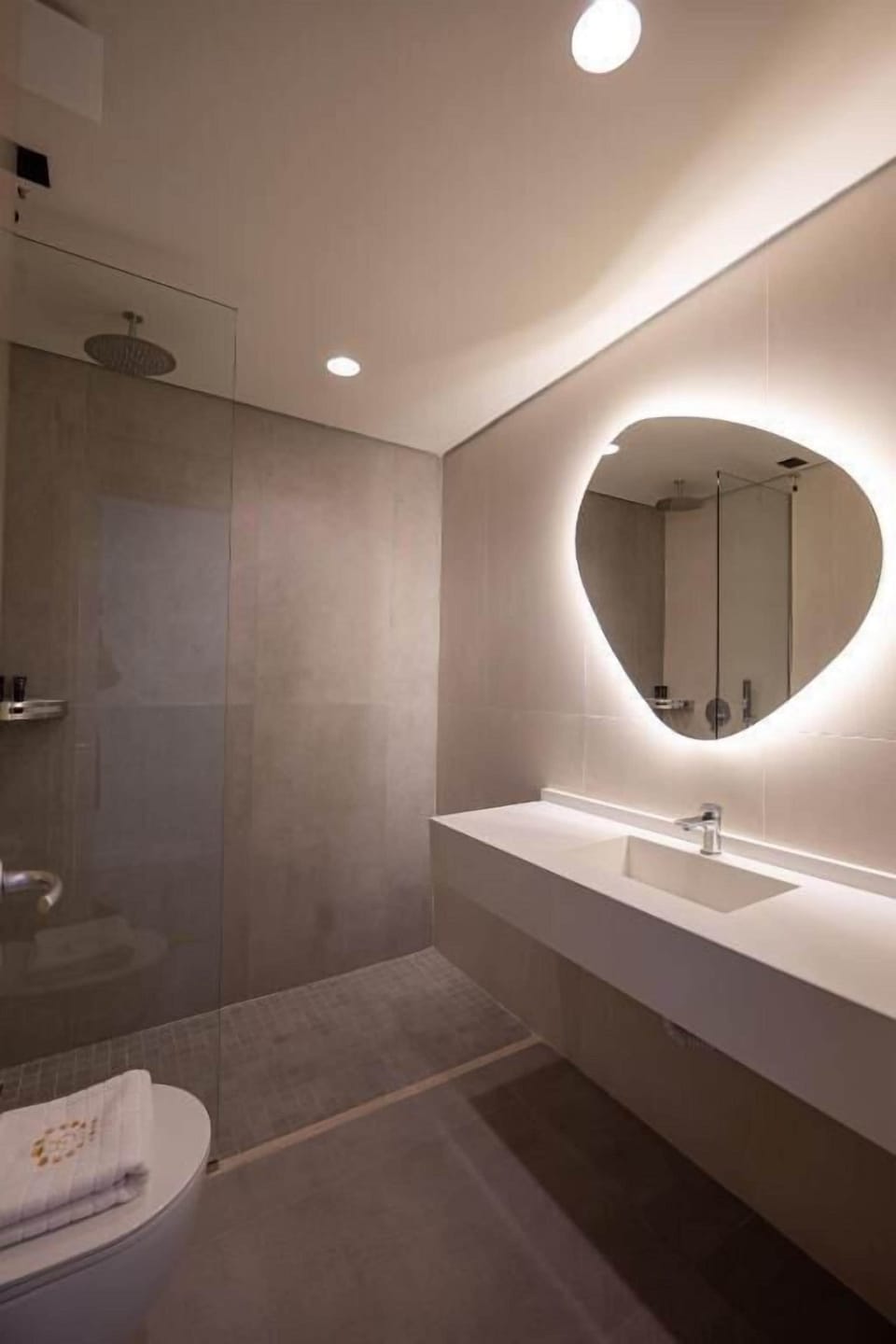 Grand Suite | Bathroom | Spring water tub, towels