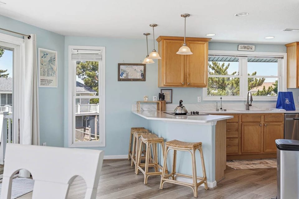 Top-Level Kitchen with Bar (seats 3)