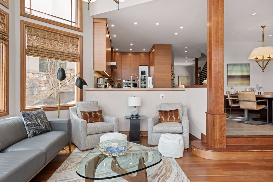 2.6-meadows-run-modern-mountain-village-living-room-4
