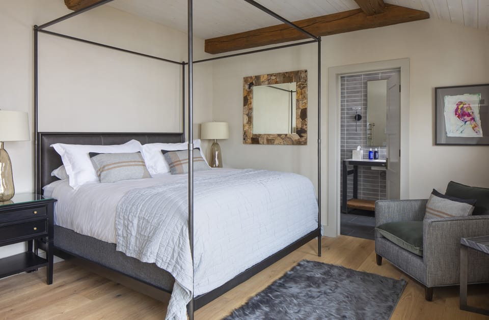 Elite Room | Premium bedding, down comforters, minibar, in-room safe