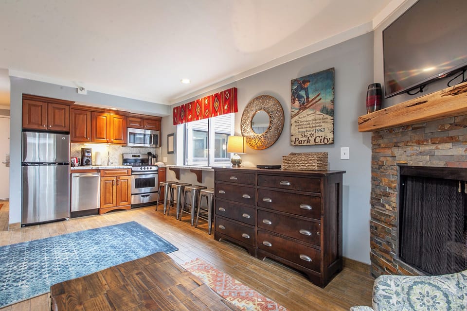 Living Area / Kitchenette