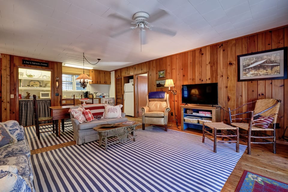 4Main Living Area