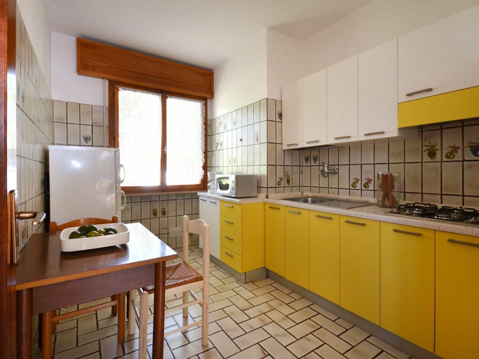 Cabinetry, Furniture, Kitchen Sink, Countertop, Sink, Tap, Table, Kitchen, Home Appliance, Kitchen Appliance