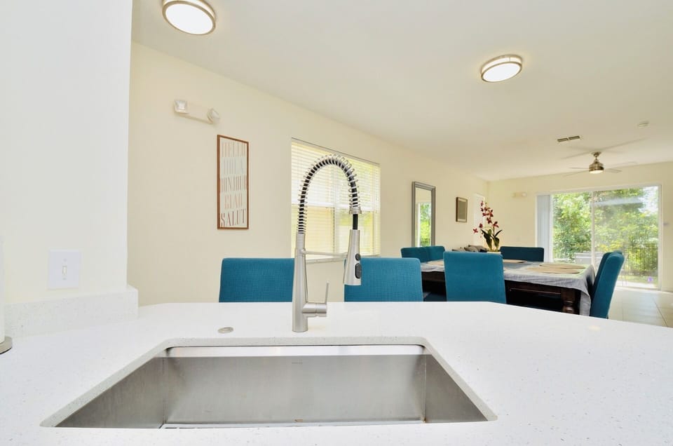 Kitchen bar seating