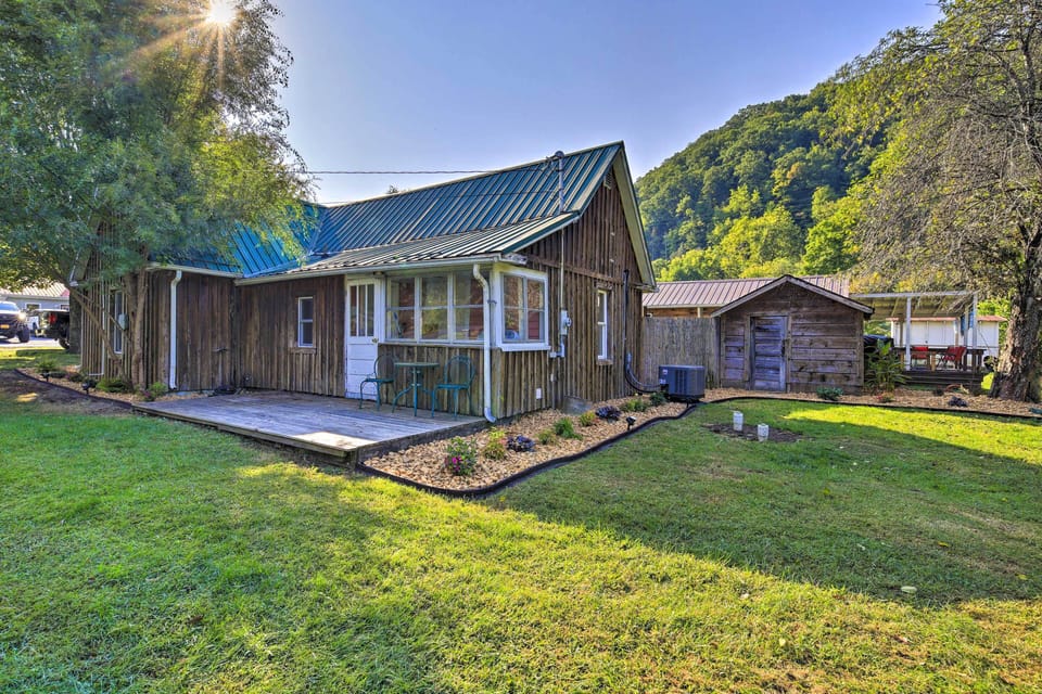 Private Deck/Yard