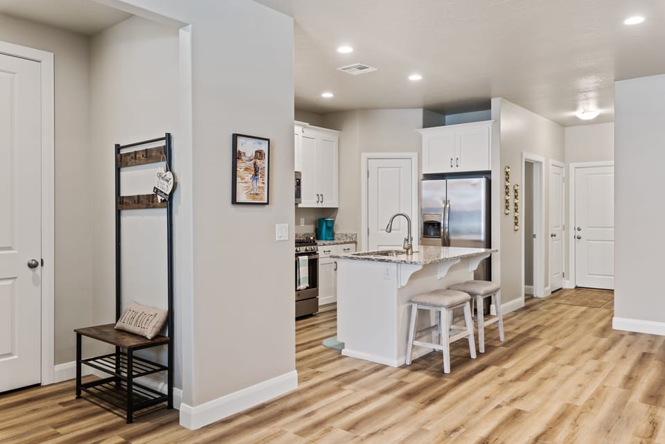 Townhome, 3 Bedrooms | Private kitchen | Fridge, oven, coffee/tea maker, toaster