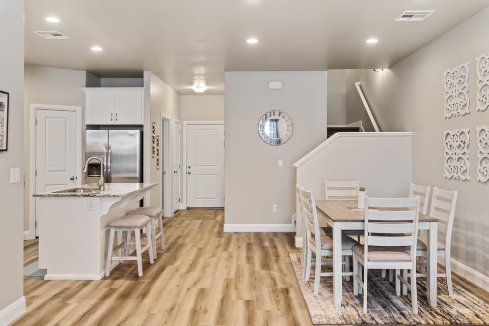 Townhome, 3 Bedrooms | Dining