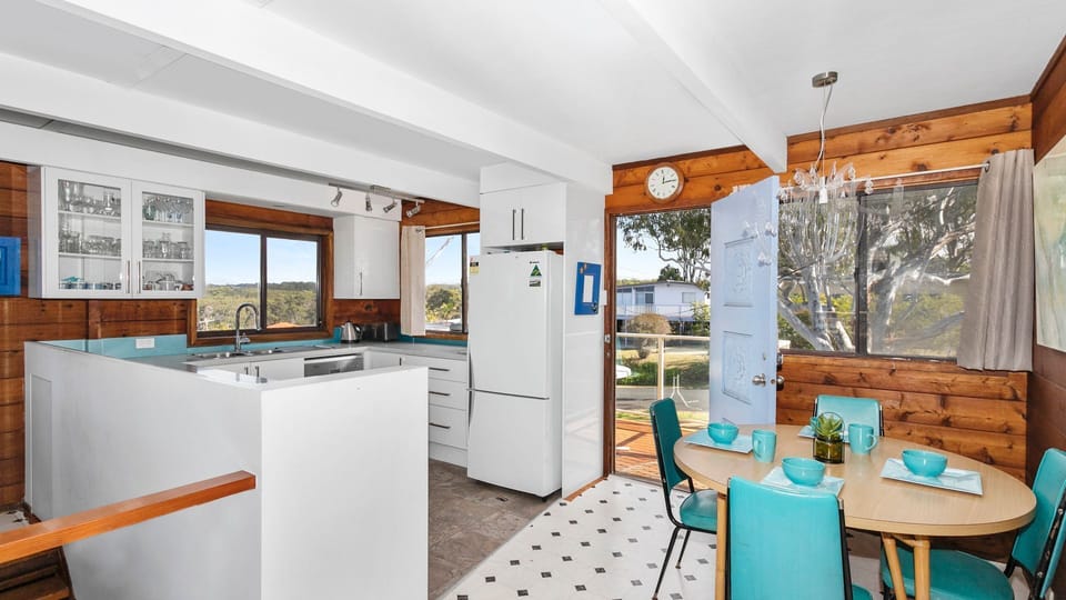 Kitchen / Dining 
