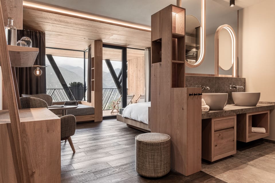 Premium bedding, minibar, desk, laptop workspace