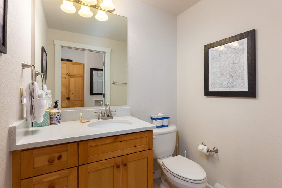 The Seasons 1834 2 Bedroom Condo by RedAwning Apartment in Keystone