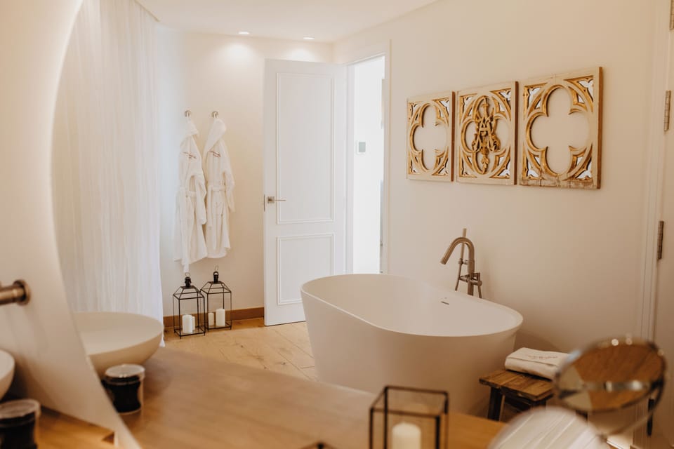 Penthouse with private terrace and views | Bathroom | Designer toiletries, hair dryer, bathrobes, towels