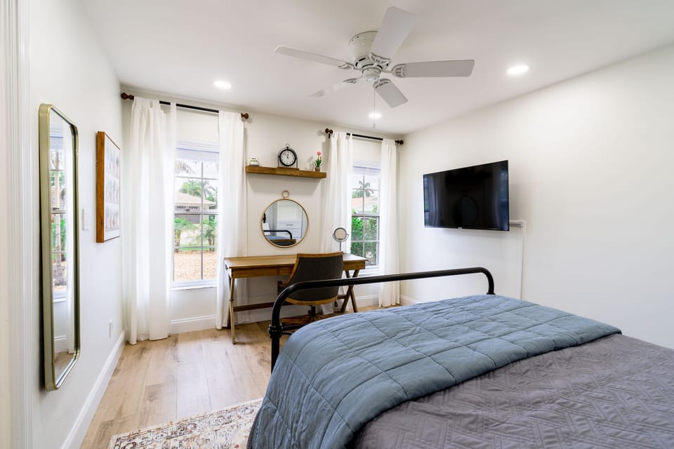 Queen Bedroom