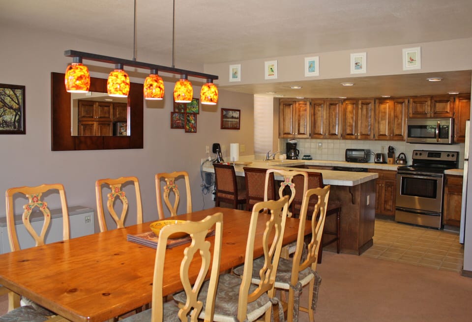 Dining & Kitchen