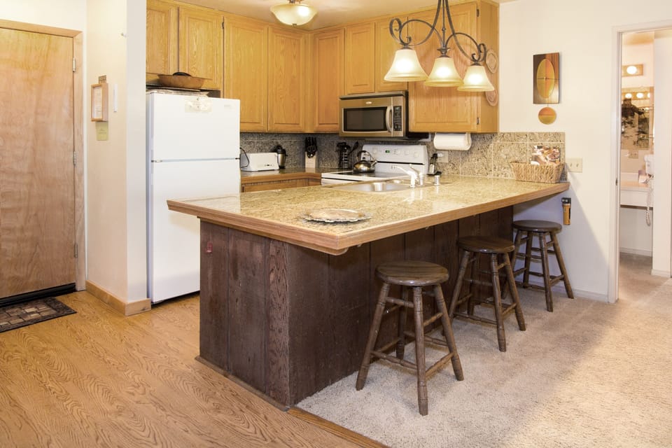 Room, Indoors, Kitchen Island, Furniture, Kitchen