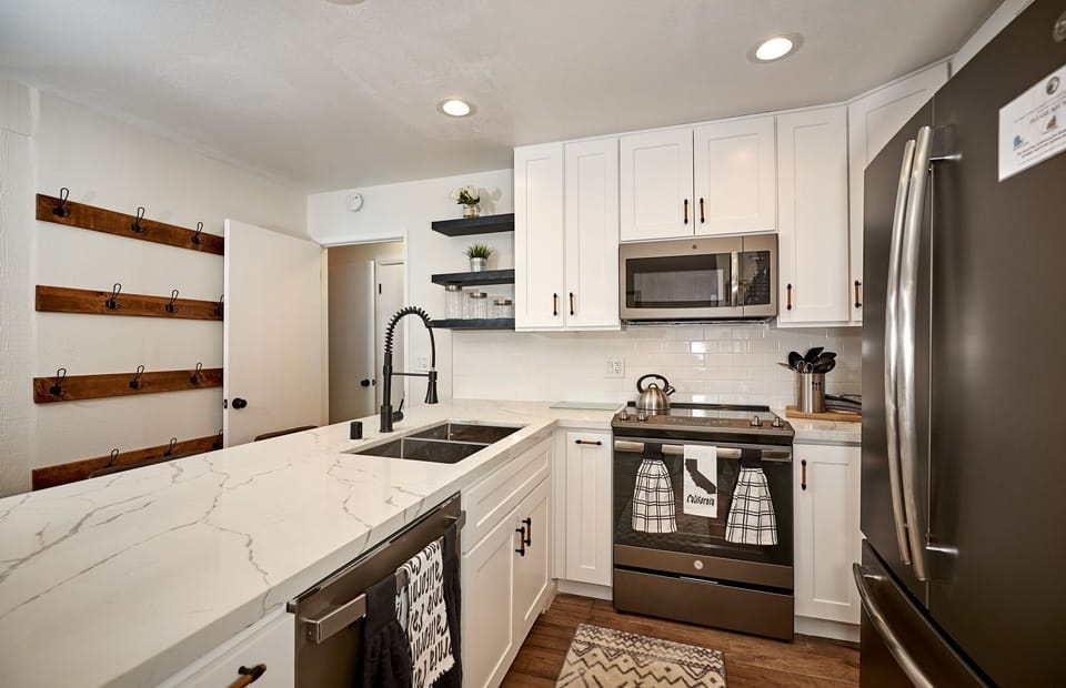 Room, Indoors, Kitchen, Sink Faucet, Oven