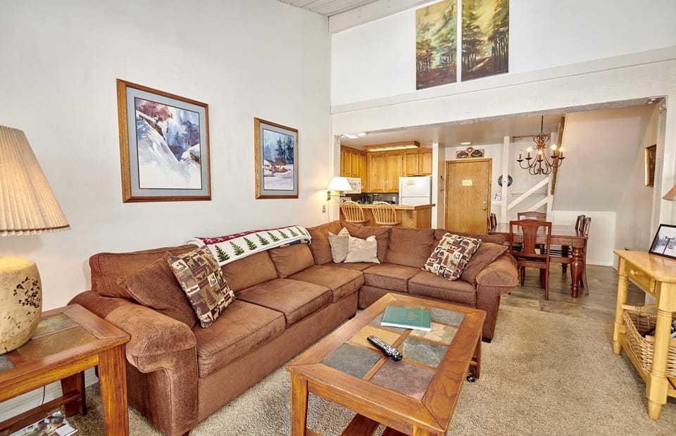 Living Room, Room, Indoors, Couch, Furniture