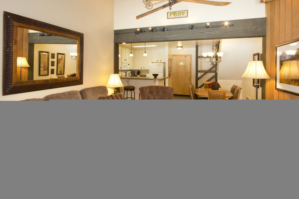 Living Room, Room, Indoors, Couch, Furniture
