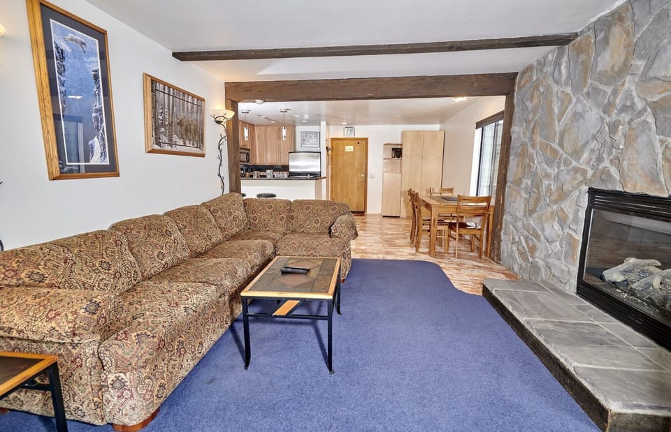 Living Room, Room, Indoors, Couch, Furniture