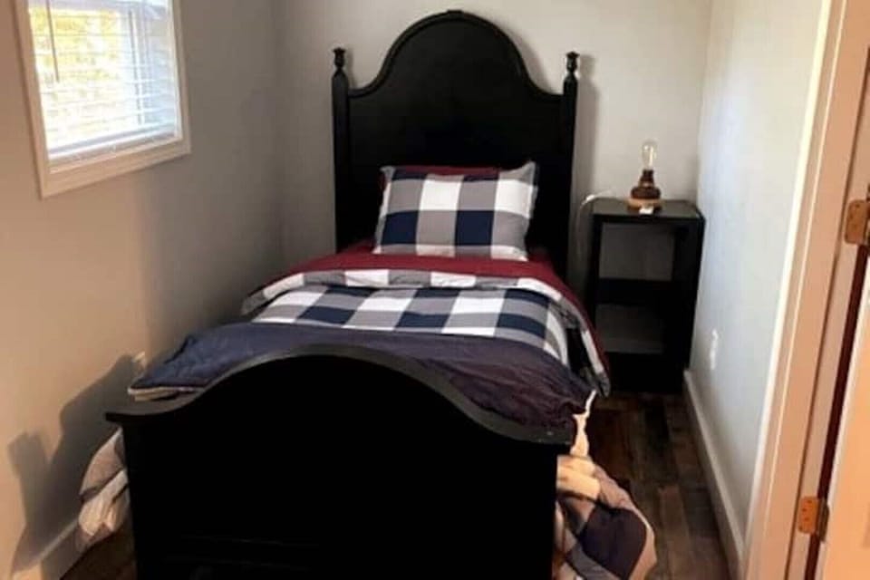 3rd bed located off guest bedroom