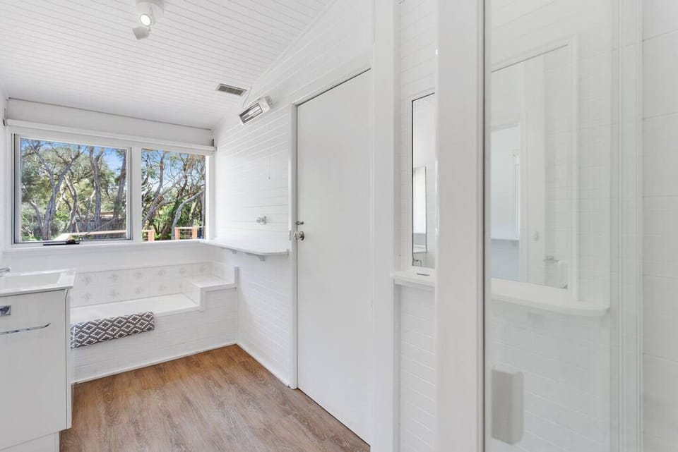 Clean & Tidy Bathroom