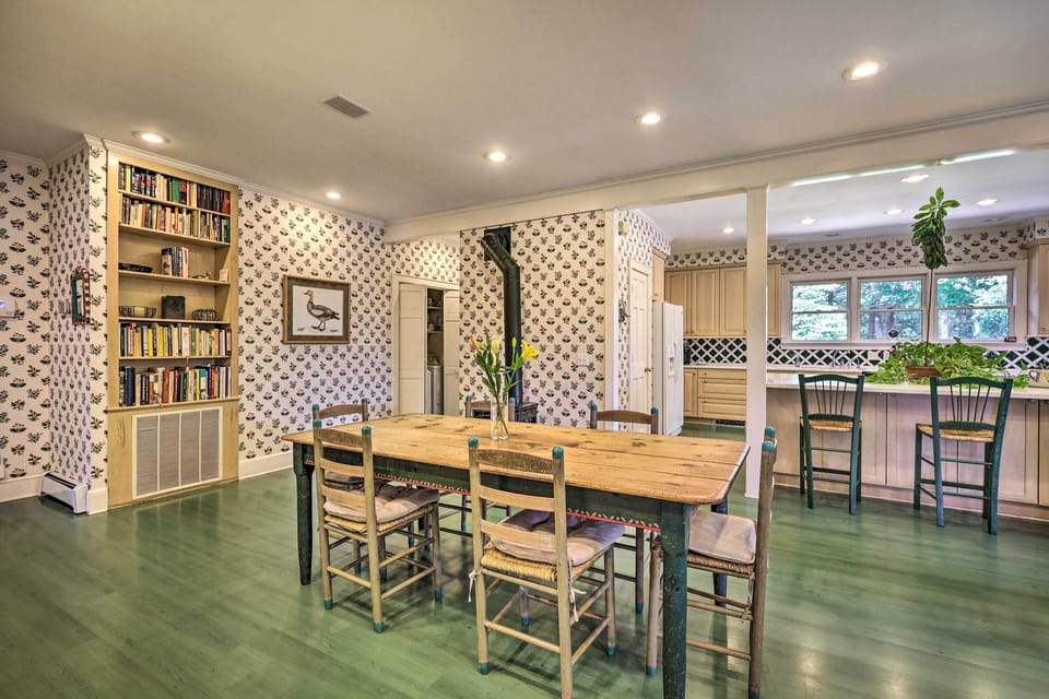 The Green Room | Dining Area | 1st Floor | Stairs Required