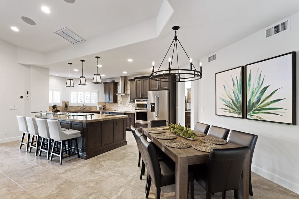 Dining area with Seating for 12