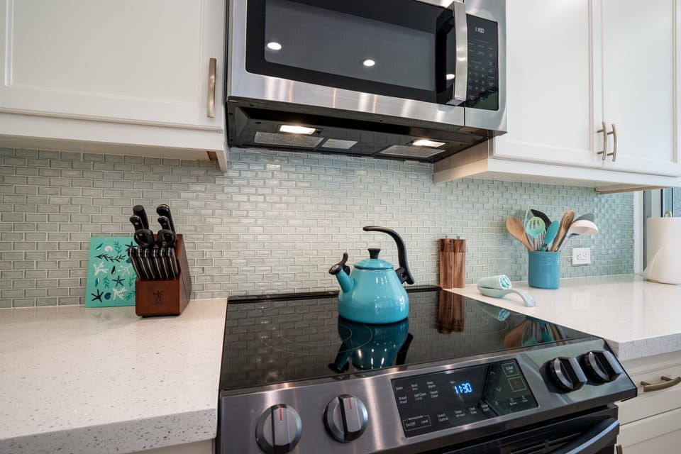 Create you tropical dishes in the modern kitchen