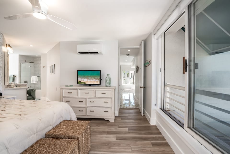 Luxurious primary bedroom