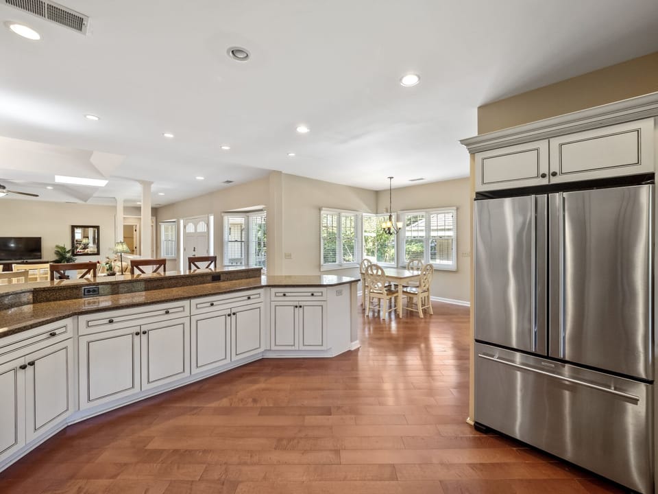 70 Full Sweep- Kitchen - Kitchen with  Refrigerator, Glass top Range with 4 burners, Microwave and Dishwasher