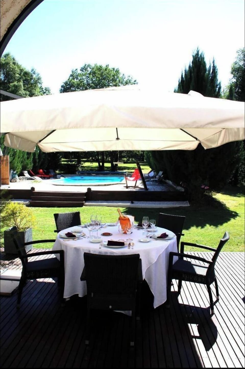 Outdoor dining