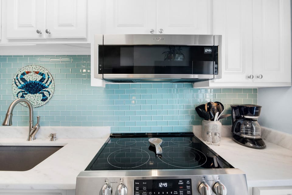 Kitchen with a Beautiful Back Splash